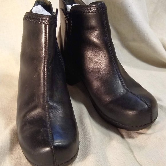 Dansko Scout Clog-Boots, Black Leather, Womens size 42 EUC, Booties - Picture 1 of 11